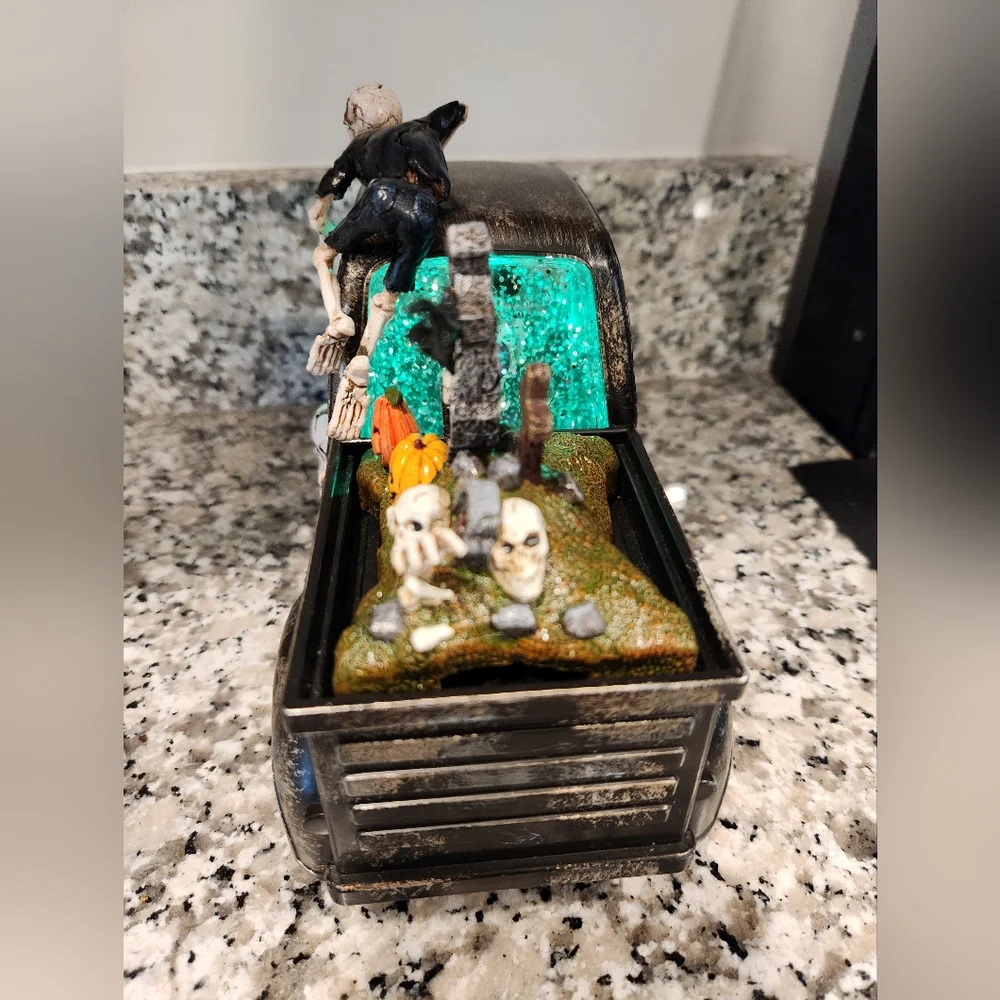 Cracker Barrel Halloween Skeleton Snow Globe Truck. New - Picture 6 of 6